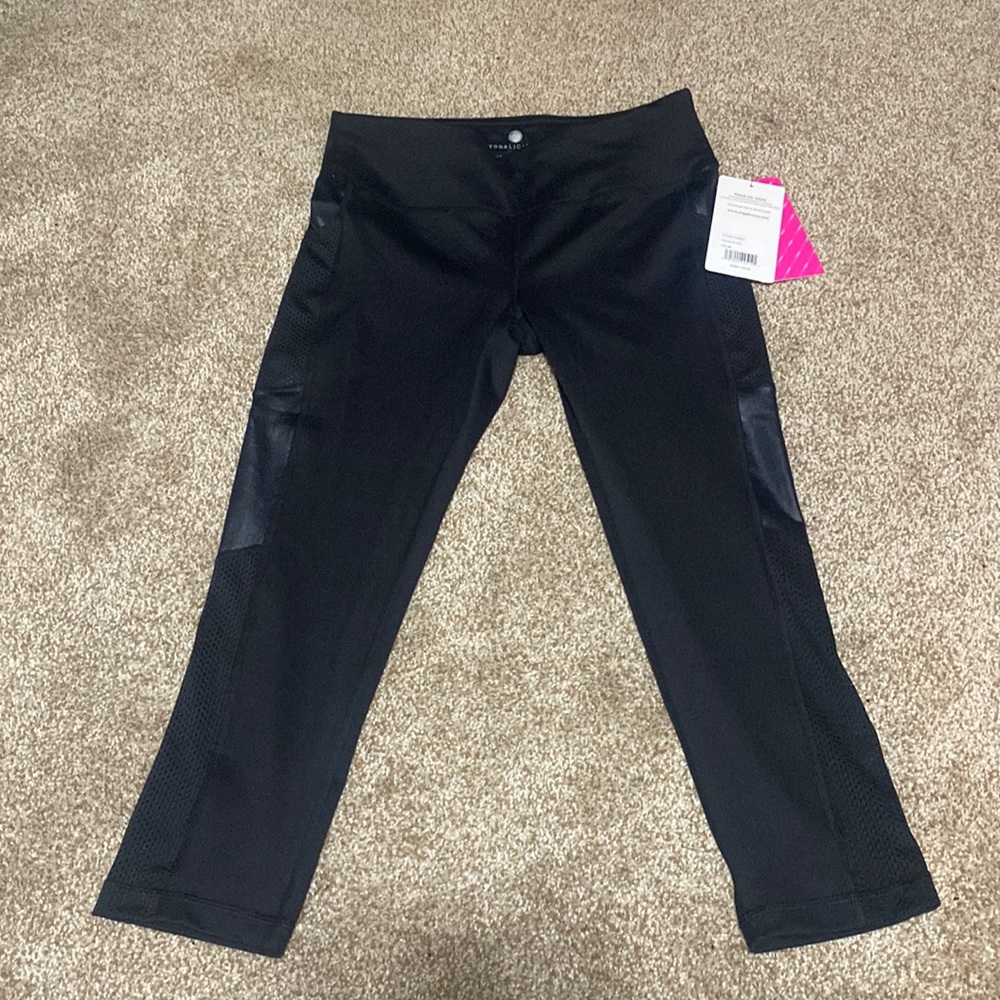 NWT! Cropped Yoga Pants